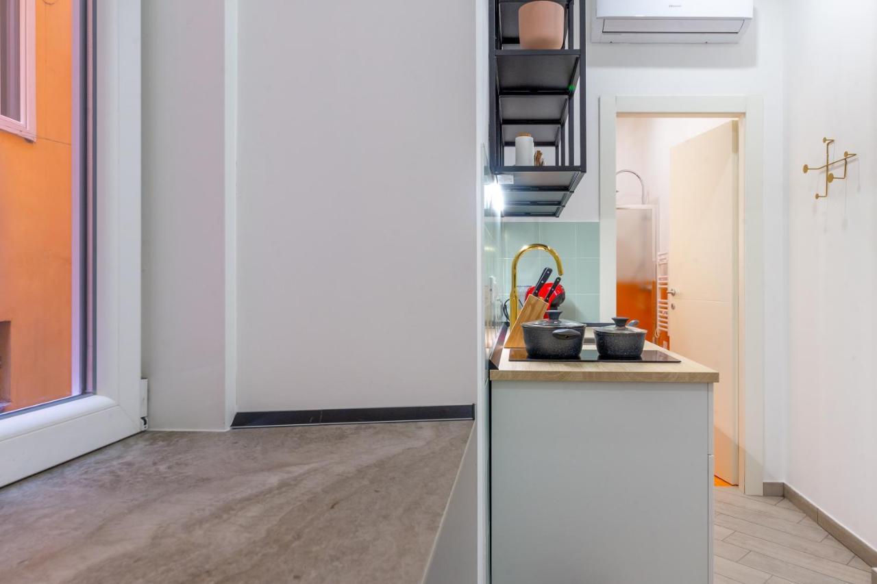 Lovely And Tiny Pied-A-Terre In The City Center Trieste Exterior photo